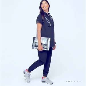 Figs Zamora Maternity Scrub Pants Joggers Medium Black